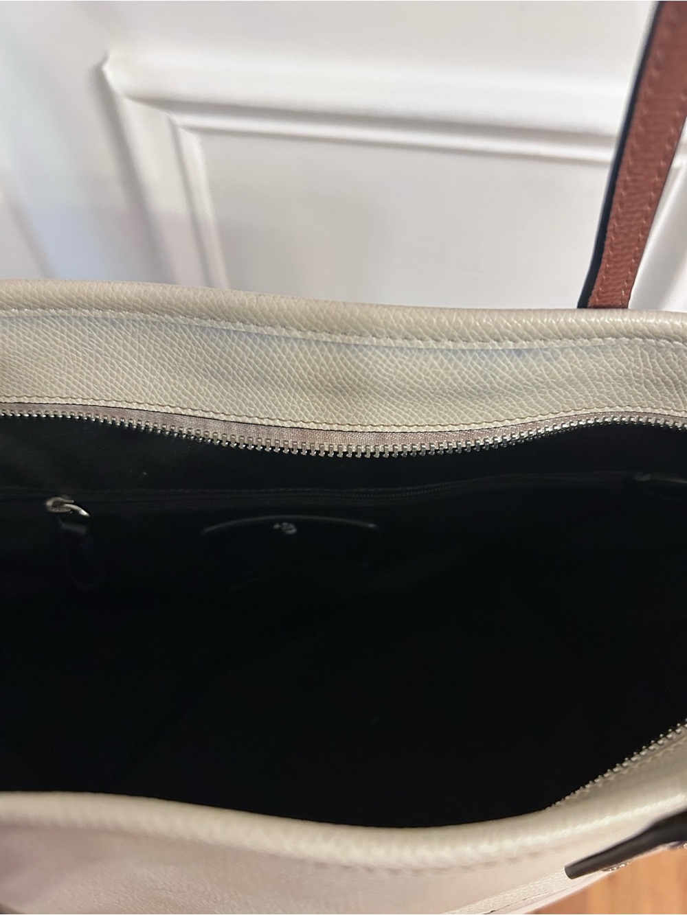Coach x Peanuts Snoopy City Zip Tote - Picture 9 of 13